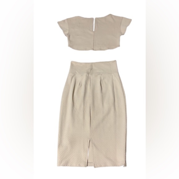 bebe Dresses & Skirts - Bebe Textured Midi Knit Crop Top Skirt Set